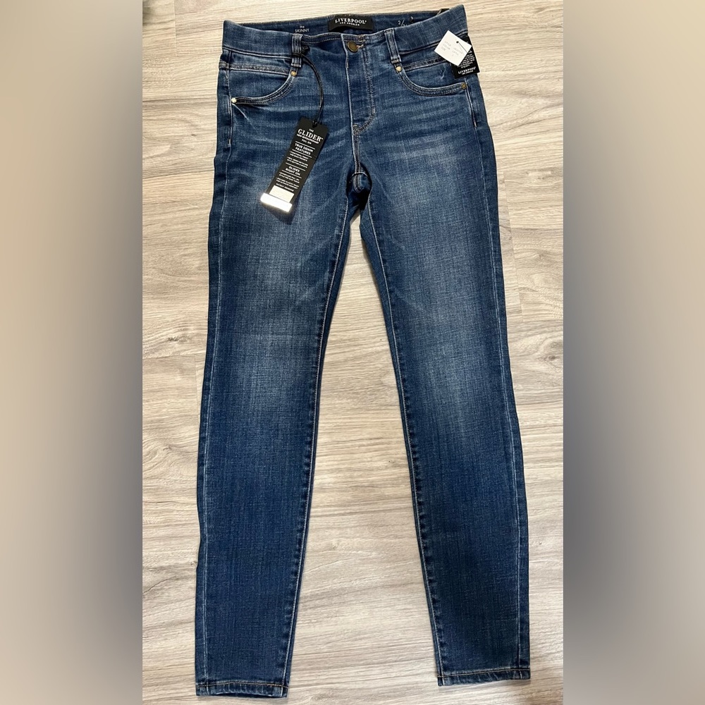 NWOT Liverpool LA The Glider Pull On Skinny Jean Size 2